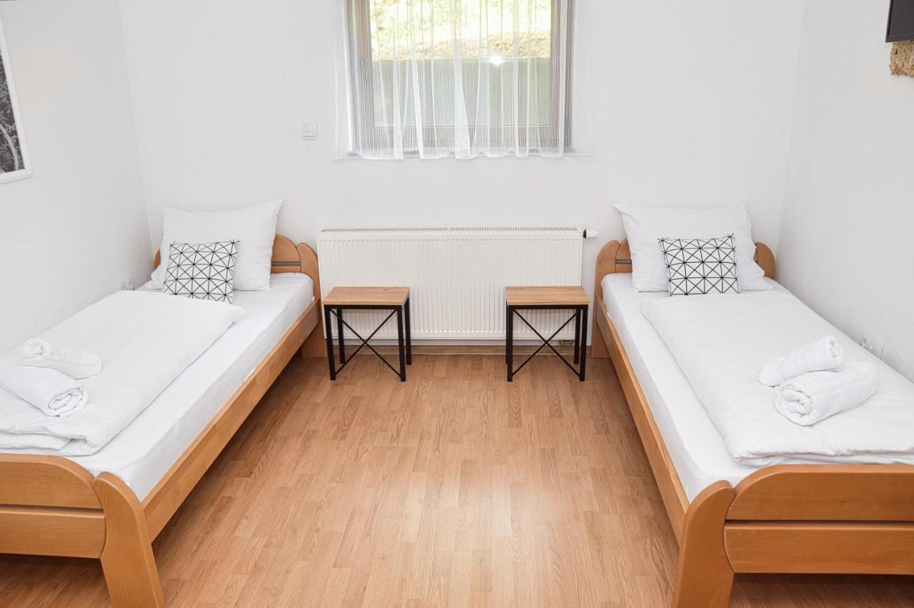 Motel Konoba Slapovi Jajce Exterior foto