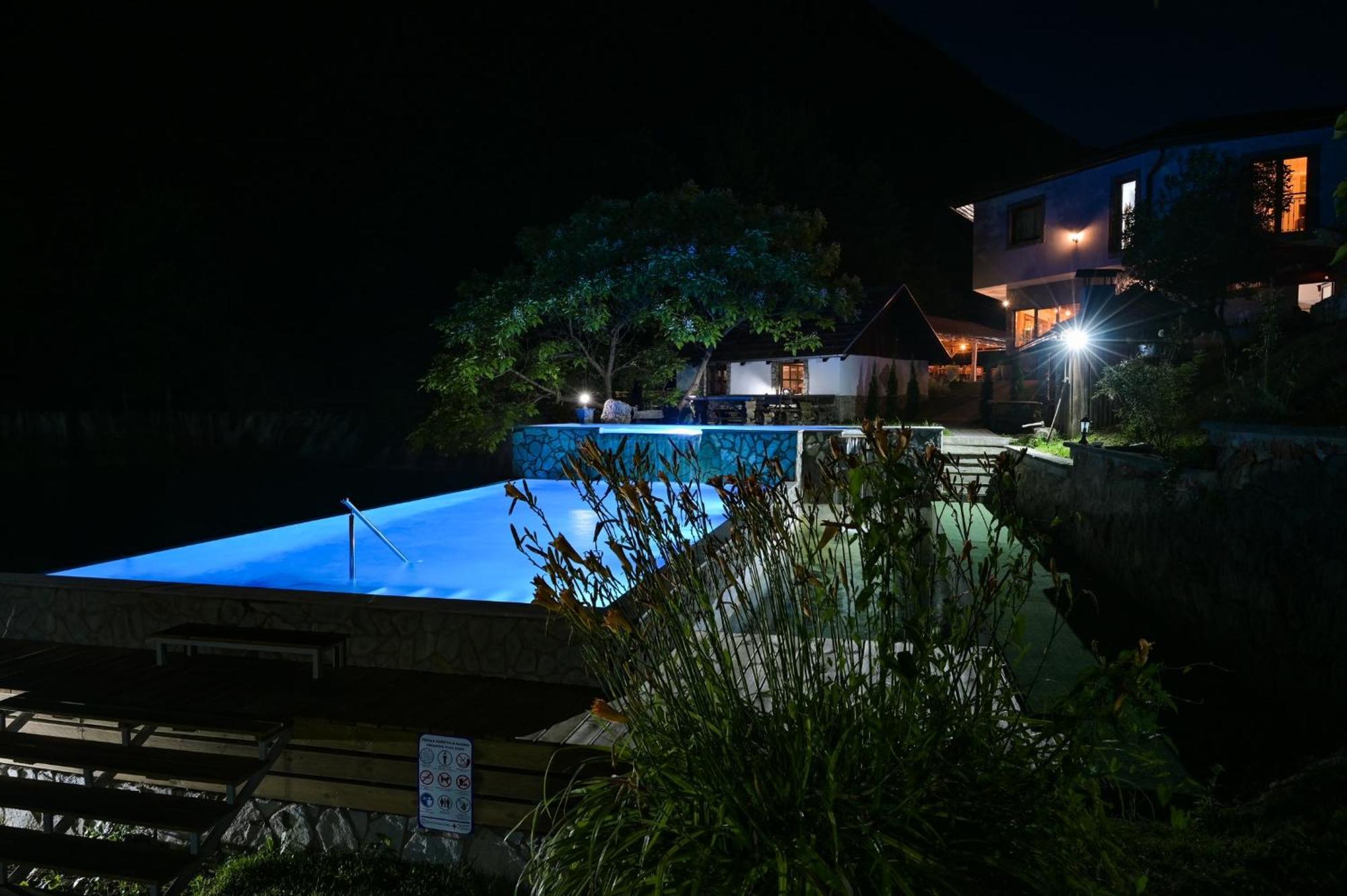 Motel Konoba Slapovi Jajce Exterior foto