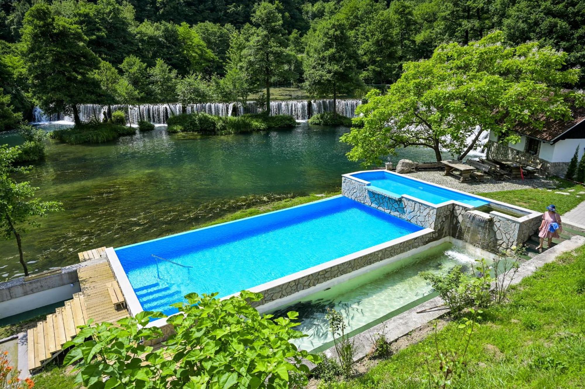 Motel Konoba Slapovi Jajce Exterior foto